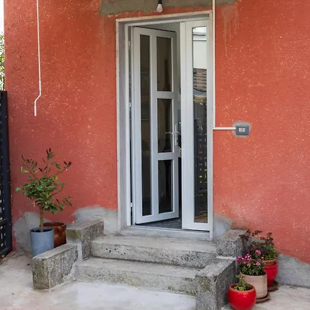 Aglaia Apartment